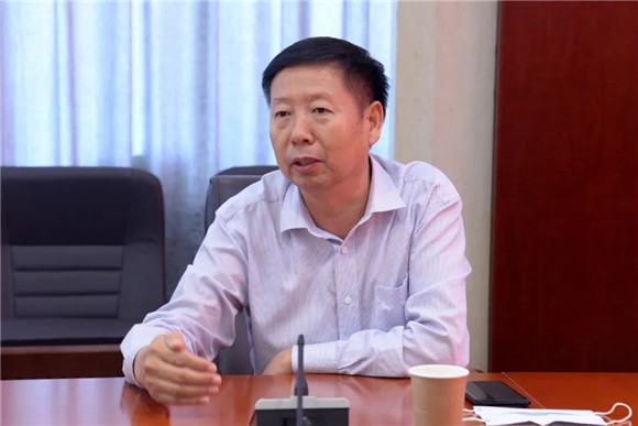 新乡市教育局党组书记,局长李修国致辞新乡一中党委书记,校长王伟